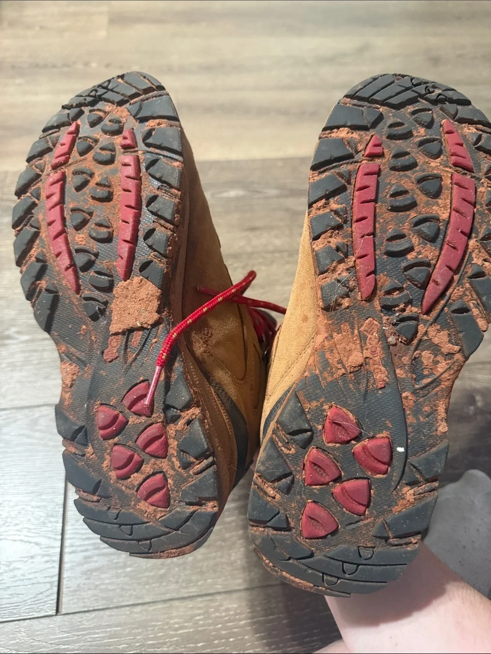 Columbia women’s Tan Suede Hiking Boots with Red Laces